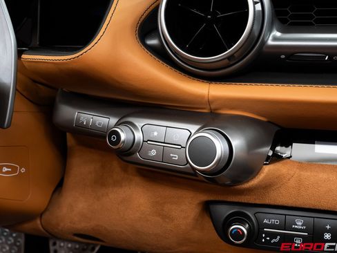 Used 2022 Ferrari 812 GTS image 34