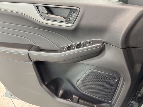 Used 2023 Ford Escape AWD image 40