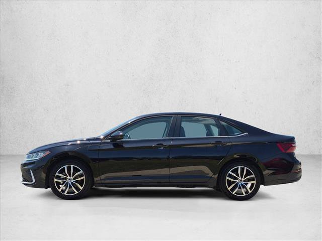 Used 2025 Volkswagen Jetta SE FWD image 9