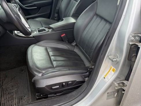 Used 2013 Buick Regal Leather image 5