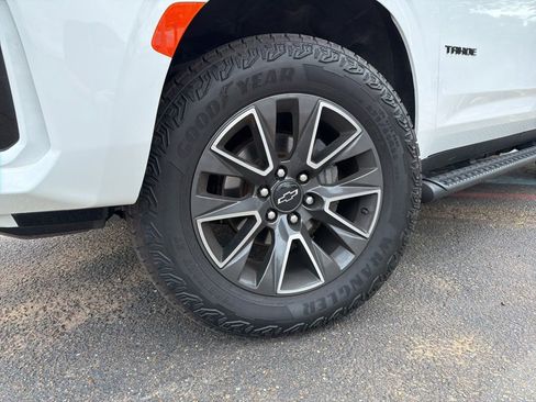 Used 2024 Chevrolet Tahoe Z71 w/ Luxury Package AWD/4WD image 2