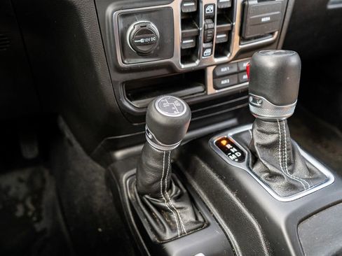 Used 2023 Jeep Wrangler Unlimited Sahara w/ Cold Weather Group image 28