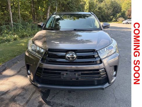 Used 2018 Toyota Highlander SE AWD/4WD image 3