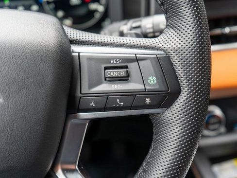 Used 2023 Mitsubishi Outlander AWD image 30