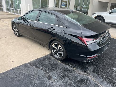 Used 2021 Hyundai Elantra Limited FWD image 6