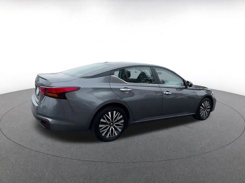 Used 2025 Nissan Altima 2.5 SV image 15