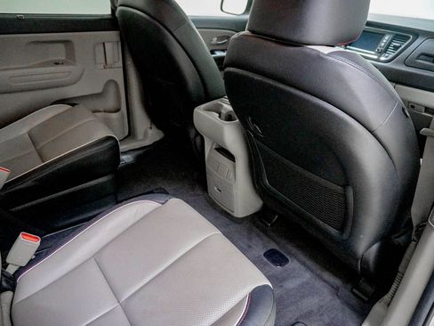 Used 2019 Kia Sedona EX FWD image 33