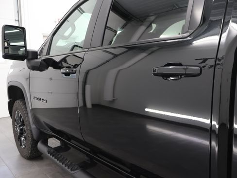 Used 2025 Chevrolet Silverado 2500 LT w/ Trail Boss Package AWD/4WD image 40