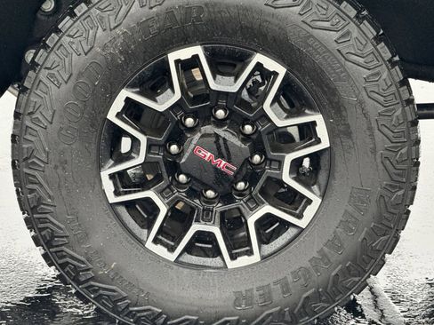 Used 2026 GMC Sierra 2500 AT4X image 27