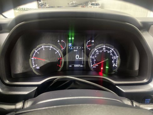 Used 2022 Toyota 4Runner Limited image 32