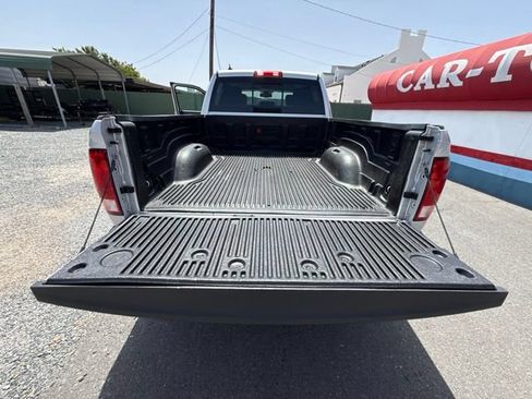 Used 2017 RAM 1500 Big Horn RWD image 17