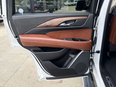 Used 2019 Cadillac Escalade Premium Luxury AWD/4WD image 52