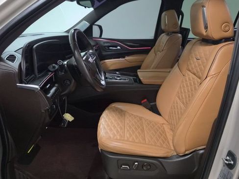 Certified 2022 Cadillac Escalade ESV Sport w/ Touring Package AWD/4WD image 5