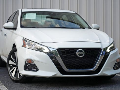 Used 2019 Nissan Altima 2.5 SL AWD/4WD image 2