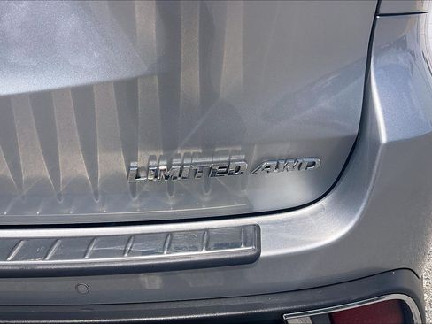 Used 2018 Toyota Highlander Limited AWD/4WD image 10