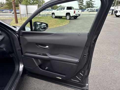 Used 2025 Lexus UX 300h AWD image 34