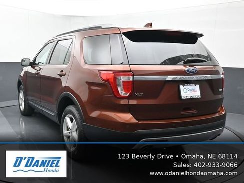 Used 2016 Ford Explorer XLT w/ Equipment Group 202A AWD/4WD image 4