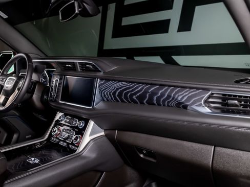 Used 2021 GMC Yukon XL Denali image 21