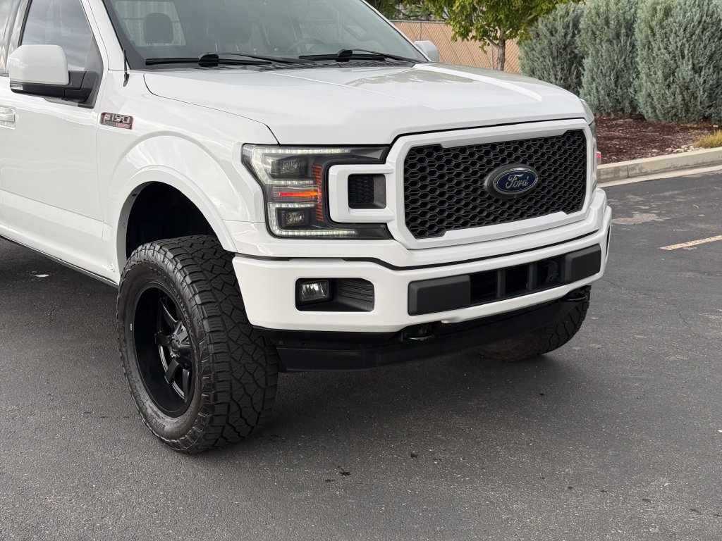 Used 2019 Ford F150 Lariat w/ Equipment Group 502A Luxury AWD/4WD image 3