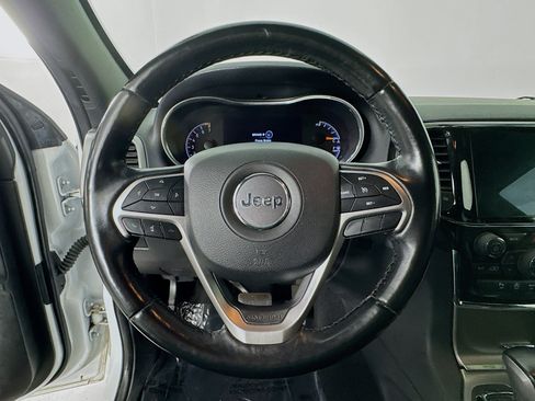 Used 2021 Jeep Grand Cherokee Laredo X AWD/4WD image 11