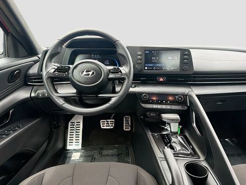 Certified 2026 Hyundai Elantra Sport FWD image 21