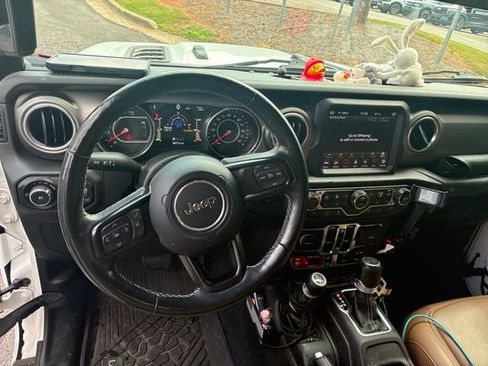 Used 2021 Jeep Wrangler Unlimited Rubicon AWD/4WD image 8