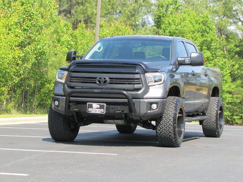 Used 2016 Toyota Tundra SR5 w/ SR5 Upgrade Package image 9