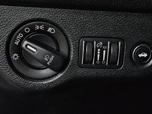 Used 2016 Dodge Challenger SRT w/ Technology Group RWD image 14