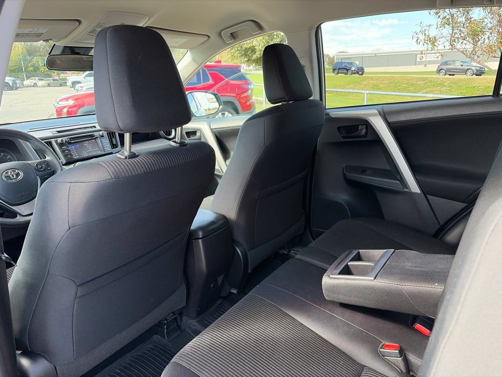 Used 2017 Toyota RAV4 LE w/ All Weather Liner Package AWD/4WD image 33