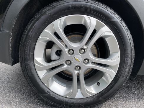 Used 2020 Chevrolet Bolt LT FWD image 40