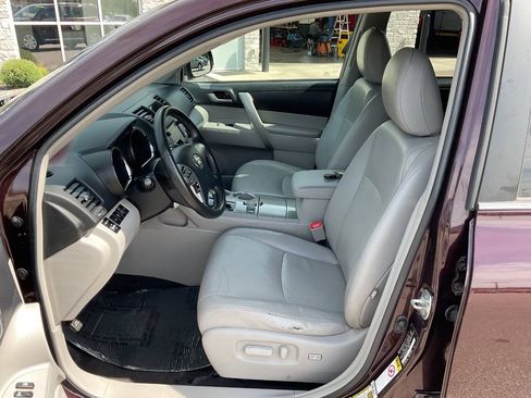 Used 2013 Toyota Highlander SE AWD/4WD image 13
