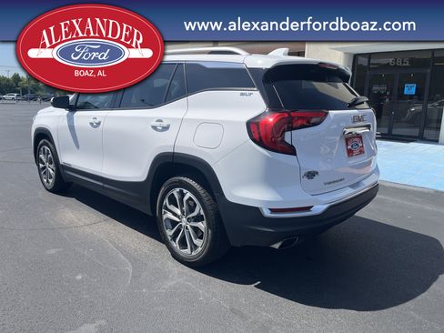 Used 2018 GMC Terrain SLT w/ Preferred Package FWD image 2