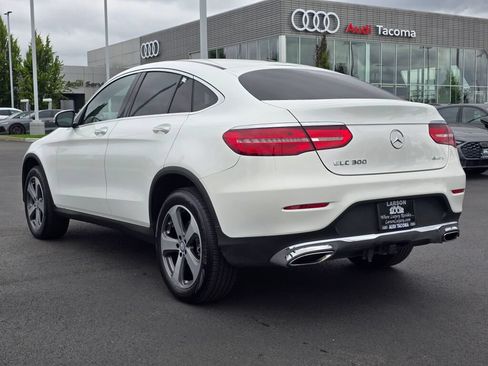 Used 2017 Mercedes-Benz GLC 300 4MATIC Coupe image 3