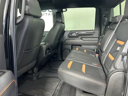 Used 2024 GMC Sierra 3500 AT4 w/ AT4 Preferred Package AWD/4WD image 15