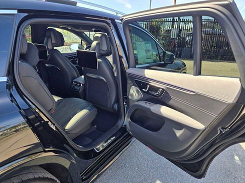 New 2026 Mercedes-Benz EQS 550 4MATIC SUV image 14