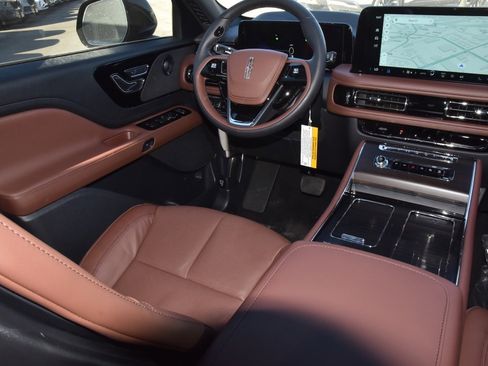 New 2026 Lincoln Aviator Reserve image 16