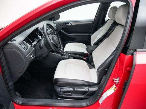 Used 2017 Volkswagen Jetta Sport image 23