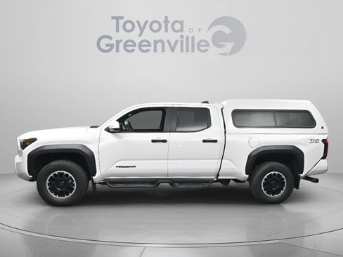 Certified 2024 Toyota Tacoma TRD Off-Road image 6