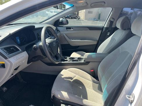Used 2015 Hyundai Sonata SE FWD image 11