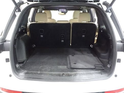 Used 2024 Jeep Grand Cherokee Limited image 13