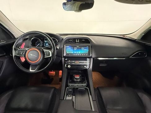 Used 2019 Jaguar F-PACE Prestige AWD/4WD image 16