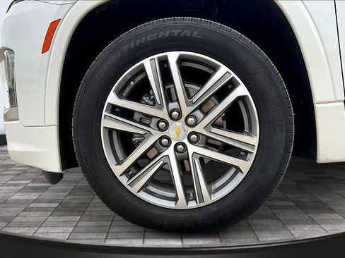 Used 2023 Chevrolet Traverse High Country image 36