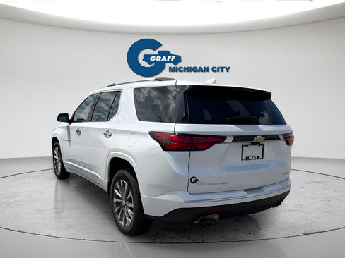 Used 2023 Chevrolet Traverse Premier AWD/4WD image 3