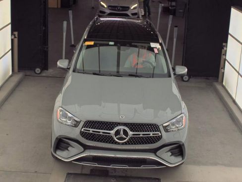 Used 2024 Mercedes-Benz GLE 450 4MATIC w/ AMG Line Exterior image 2