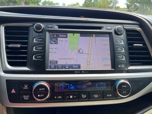 Used 2015 Toyota Highlander XLE image 7