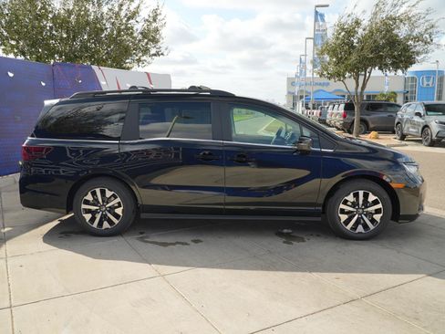 Used 2026 Honda Odyssey EX-L image 4