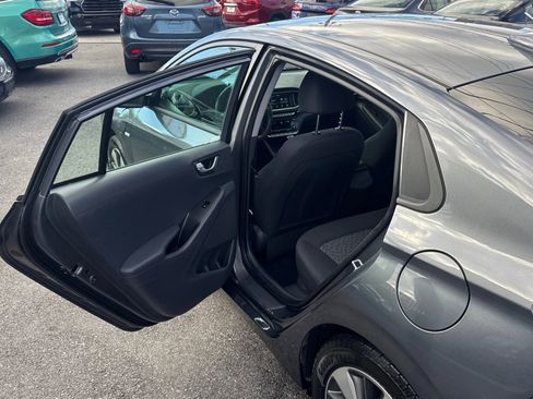 Used 2019 Hyundai Ioniq Plug-In Hybrid image 10