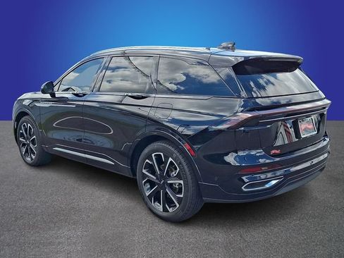 Certified 2024 Lincoln Nautilus Reserve w/ Equipment Group 203A AWD/4WD image 7