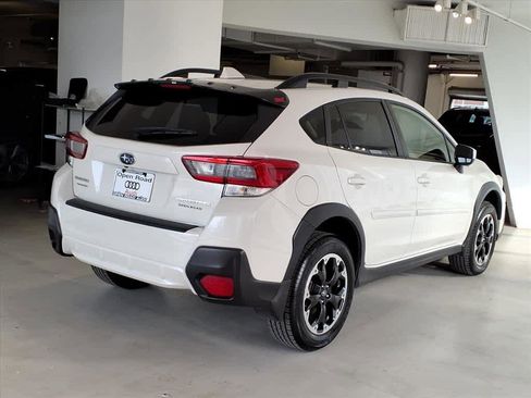 Used 2023 Subaru Crosstrek 2.0i Premium image 4