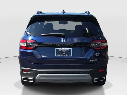 Used 2025 Honda Pilot Touring image 6